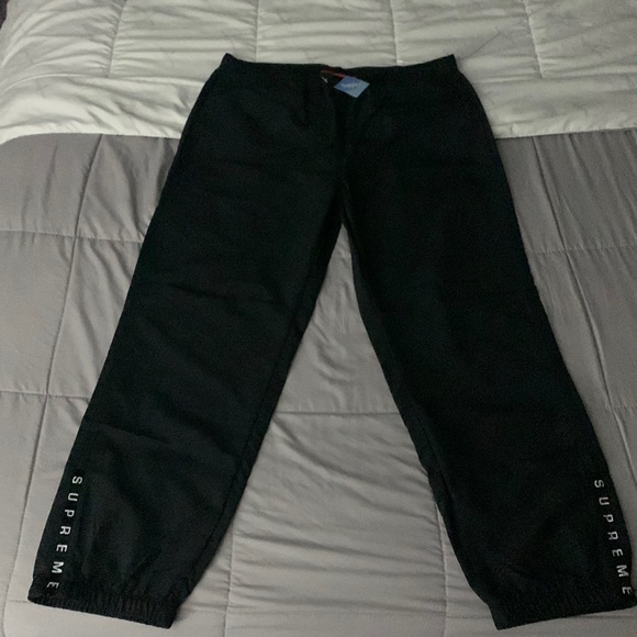 Supreme warm up pant (ss22) - Picture 2 of 2